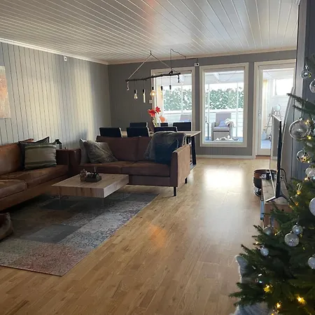 Koselig Familiehjem I Et Barnevennlig Omradet بيت للعطل فردريكسْتاد
